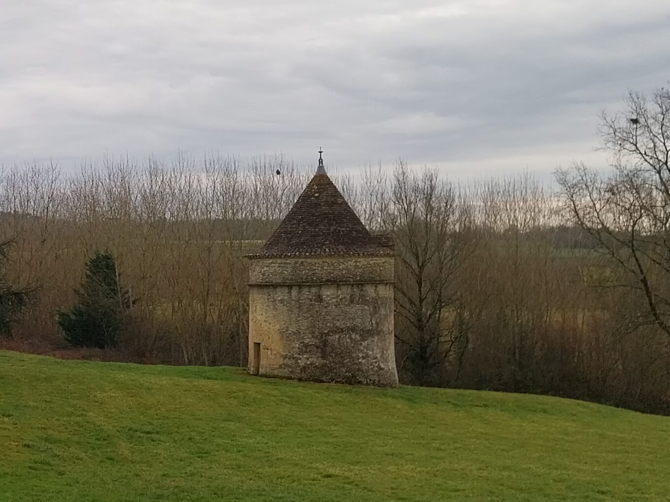 Remarquable pigeonnier à Loubens